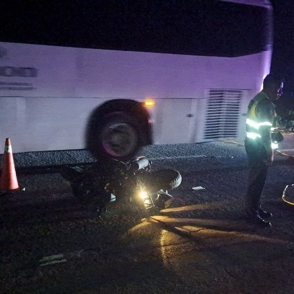 Trabajador hotelero queda grave tras accidente en la carretera 307