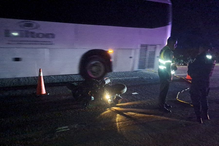 Trabajador hotelero queda grave tras accidente en la carretera 307