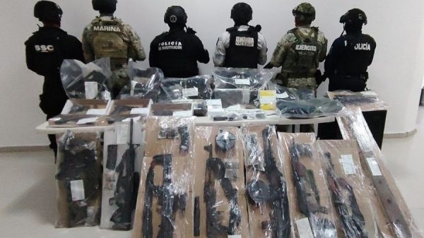 Aseguran arsenal y drogas tras cateo en Felipe Carrillo Puerto