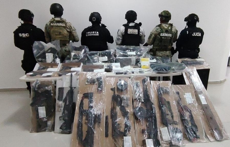 Aseguran arsenal y drogas tras cateo en Felipe Carrillo Puerto