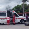 Dos menores y una mujer terminan hospitalizados tras un accidente de moto