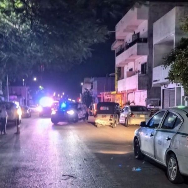 Pasajero asesina a taxista en Villas del Sol en Playa del Carmen