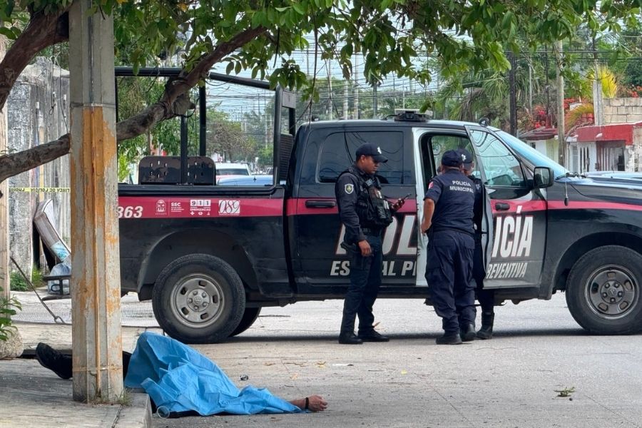 Hallan a hombre sin vida en la Región 100 de Cancún