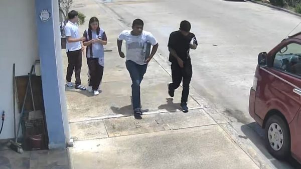 Captan en video a presuntos ladrones de casa en Cancún
