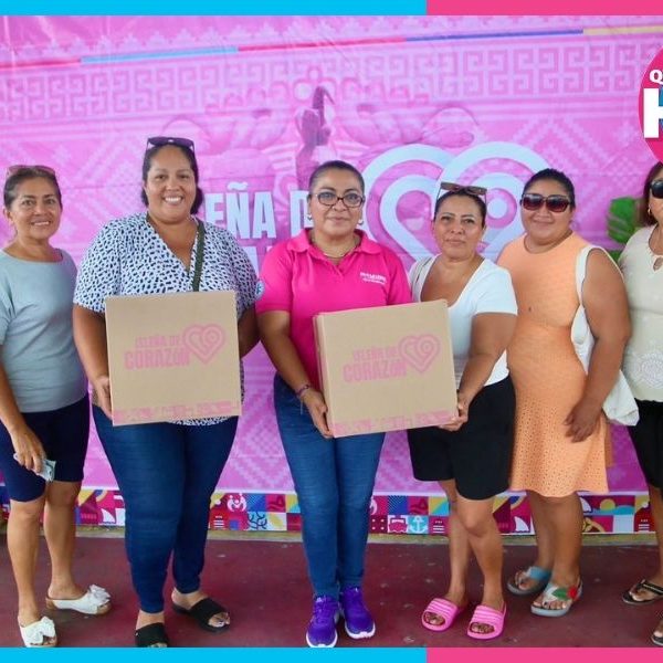 Atenea entrega despensas a mujeres de Isla Mujeres