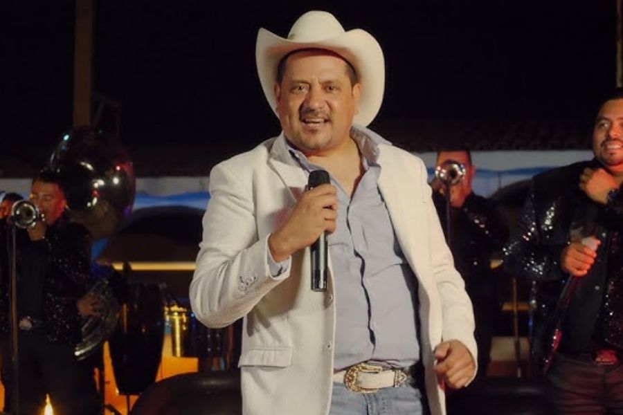 Cantante de regional mexicano resulta gravemente herido tras intentar frustrar un robo en Jalisco