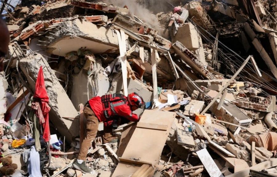 Terremoto en Venezuela deja 920 muertos; continúan labores de rescate