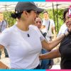 Estefanía Mercado entrega actas gratuitas a familias de Los Pájaros