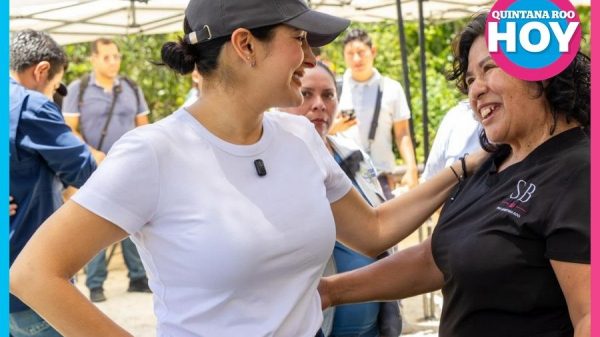 Estefanía Mercado entrega actas gratuitas a familias de Los Pájaros
