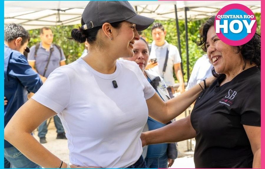 Estefanía Mercado entrega actas gratuitas a familias de Los Pájaros