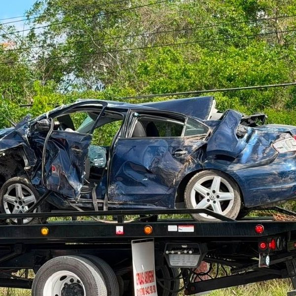 Choque frontal en carretera federal deja dos heridos en Playa del Carmen