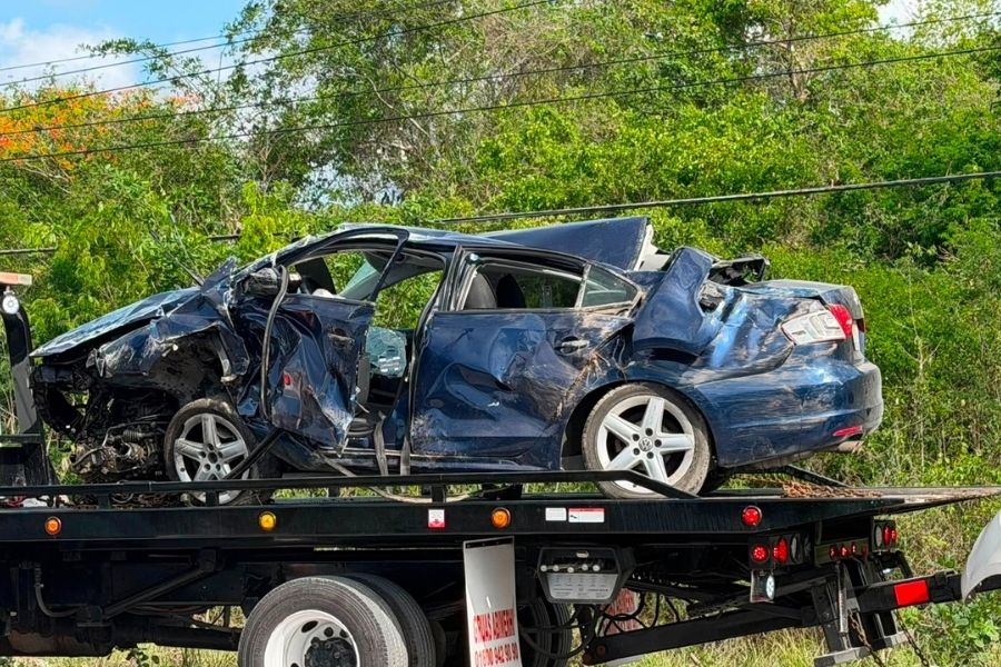 Choque frontal en carretera federal deja dos heridos en Playa del Carmen