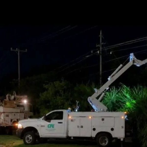 Hasta 20 comunidades sufren apagones simultáneos en Othón P. Blanco