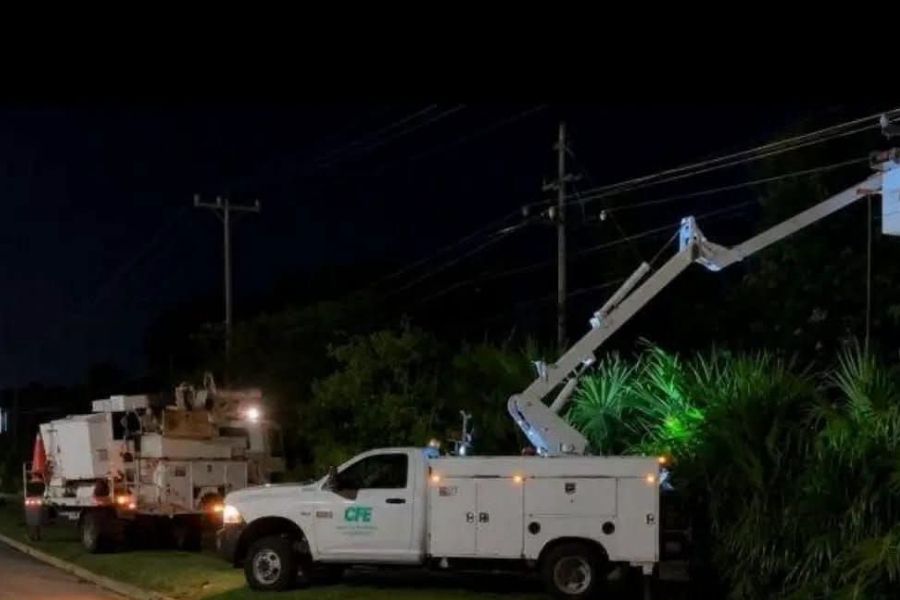 Hasta 20 comunidades sufren apagones simultáneos en Othón P. Blanco