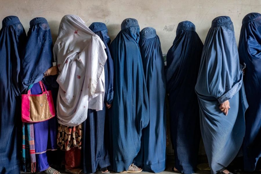 Mujeres afganas: los derechos que perdieron con los talibanes