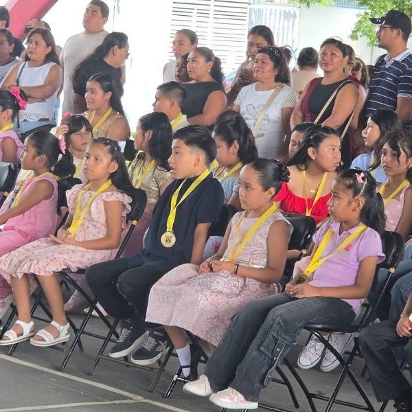 SEQ alista convocatoria de becas para alumnos de primaria