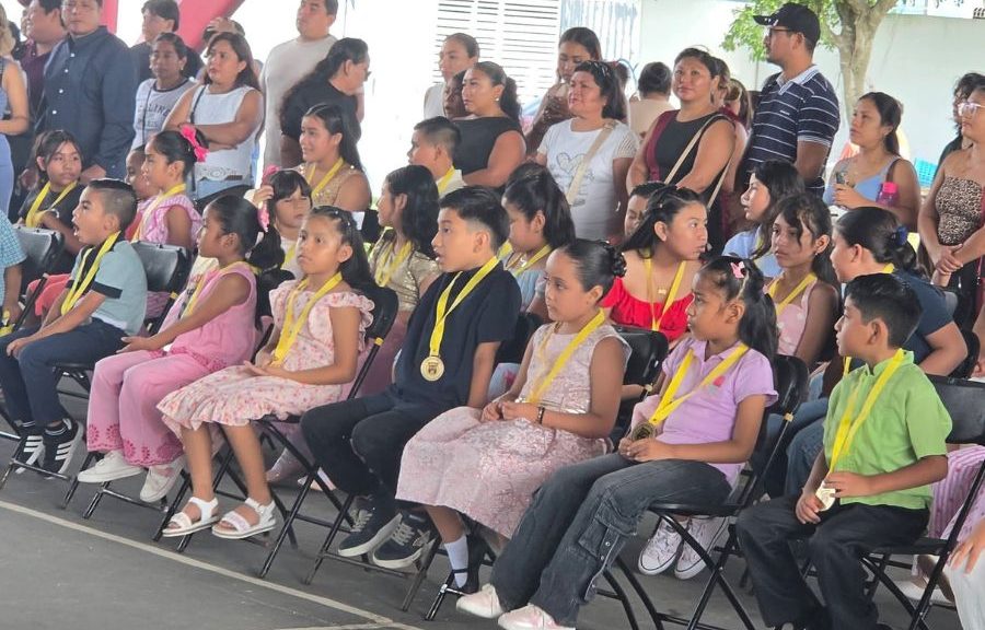 SEQ alista convocatoria de becas para alumnos de primaria