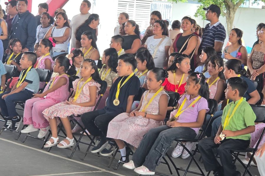 SEQ alista convocatoria de becas para alumnos de primaria