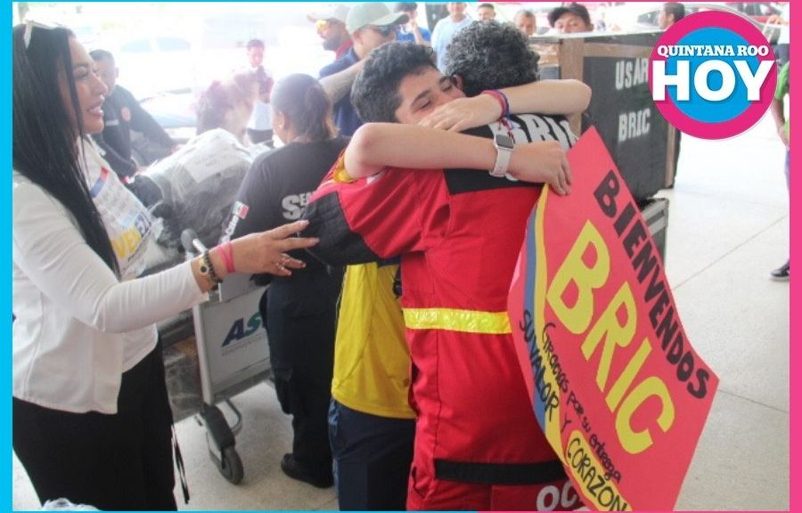 Cancún recibe a brigadistas que participaron en rescate en Venezuela