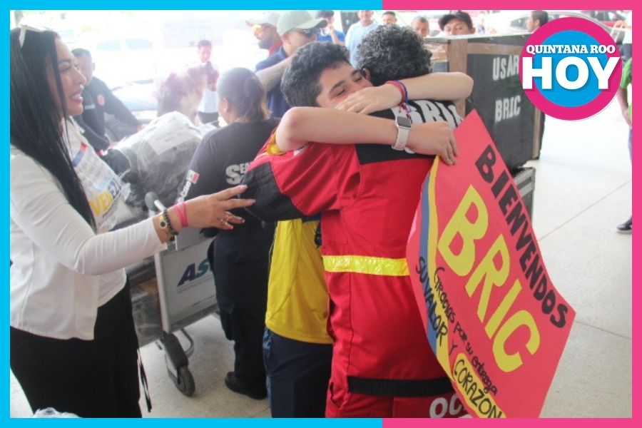 Cancún recibe a brigadistas que participaron en rescate en Venezuela