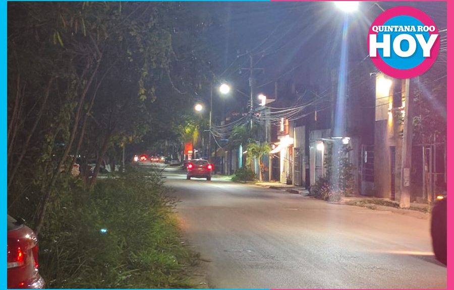 Cruzar la calle también es un riesgo por falta de banquetas