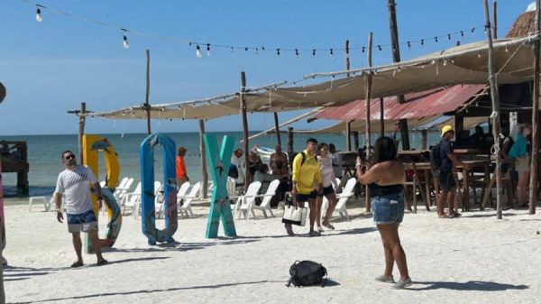 Holbox y Gobierno de Quintana Roo acuerdan impulsar turismo