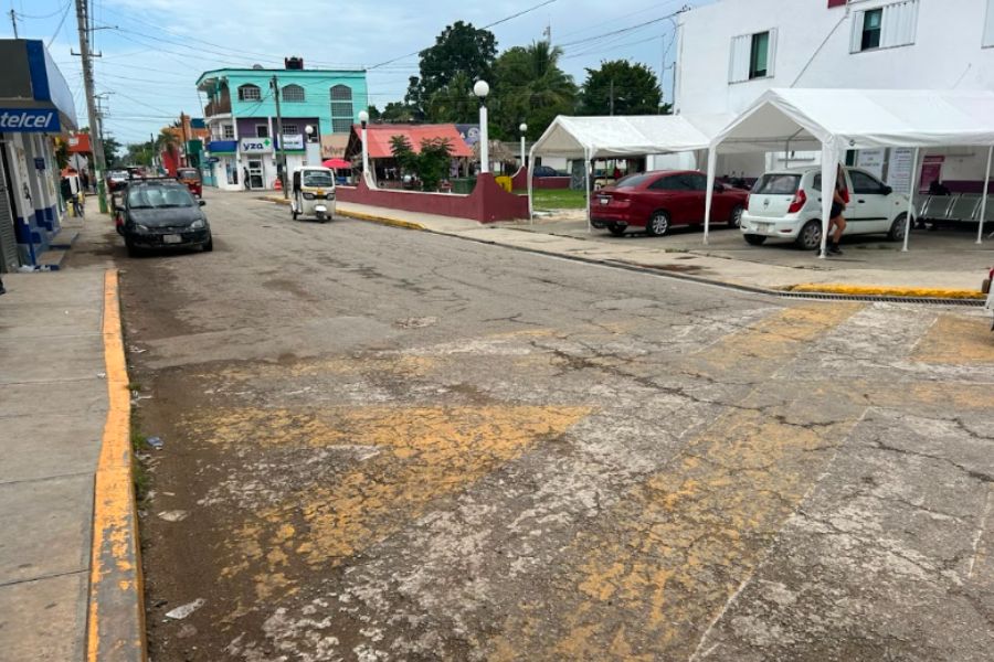 Piden mejorar señalización vial en la calle Javier Rojo Gómez