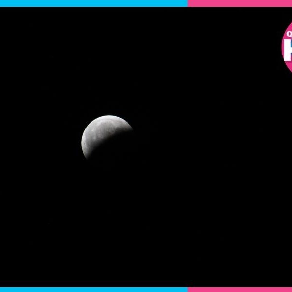 Eclipse lunar en Cancún sorprende con espectáculo nocturno