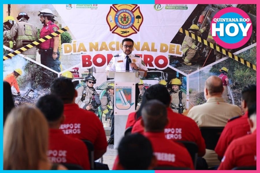Bomberos de Puerto Morelos estrenan escudo en su día