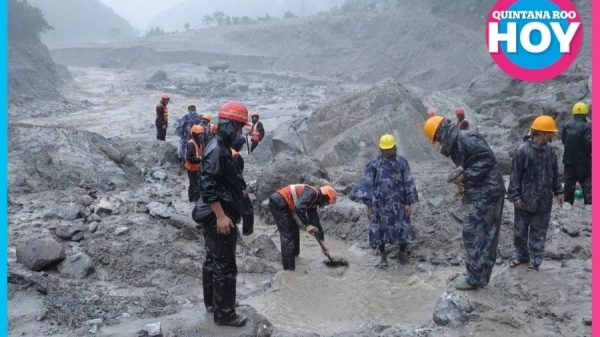 Desaparecidos por riadas en Nepal y China superan casi los 3000