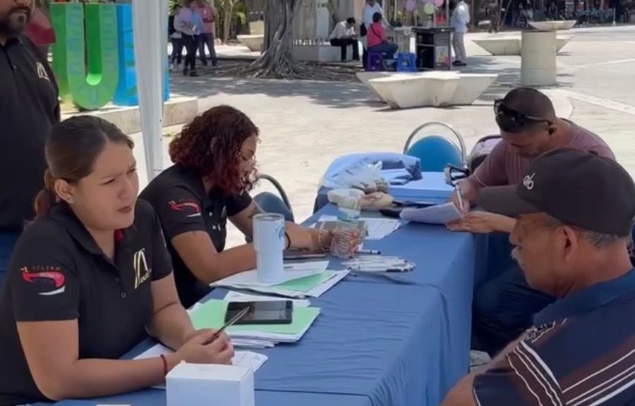 Autocar busca operadores para unidades híbridas en Cancún