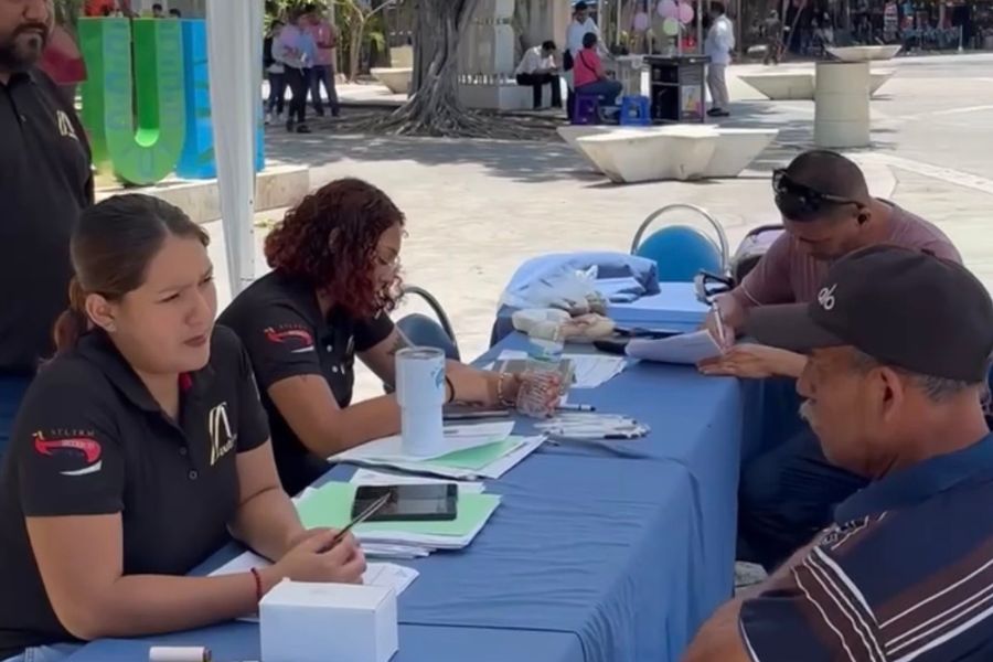 Autocar busca operadores para unidades híbridas en Cancún