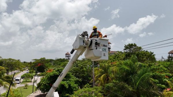 CFE refuerza infraestructura eléctrica en Quintana Roo