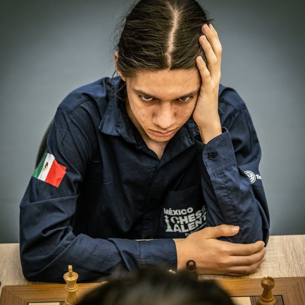 Levi Kalani, campeón invicto de ajedrez en Hungría