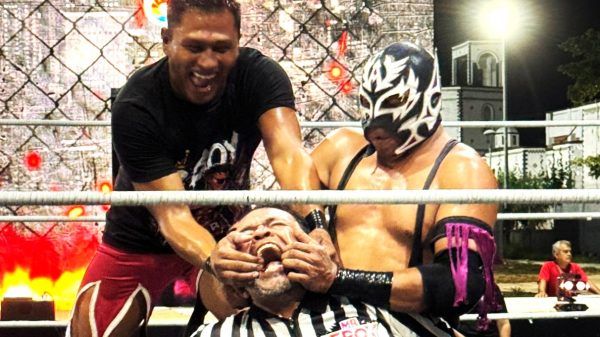 Lucha libre reúne a familias en Cancún