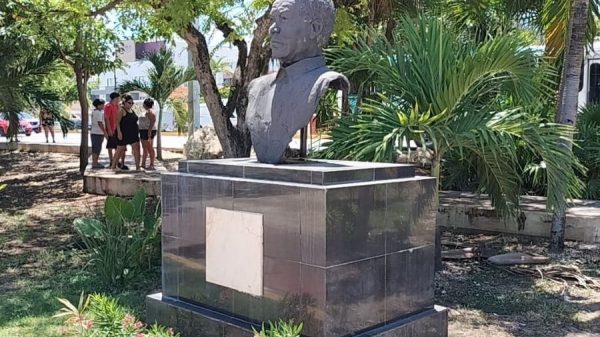 Reportan deterioro en bustos del Paseo Cultural de Cancún