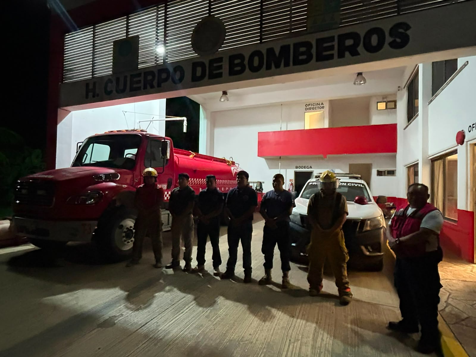 Bomberos de Lázaro Cárdenas reclaman viáticos para Holbox