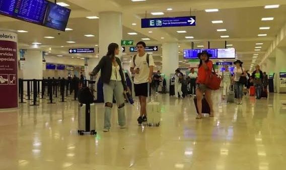 Aeropuerto de Cancún reduce operaciones a 398 vuelos
