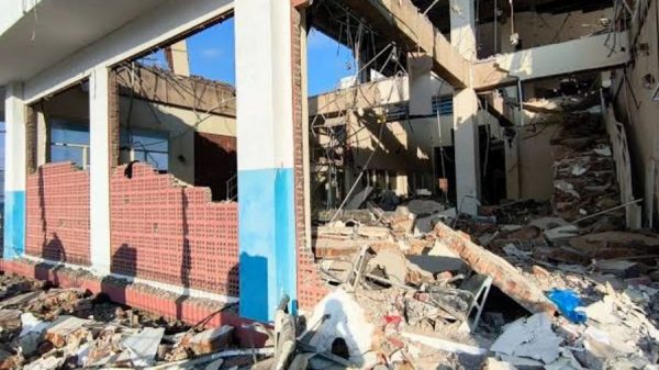 Terremoto en Indonesia deja 53 muertos y 135 heridos