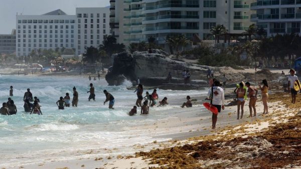 Cancún tendrá calor intenso y lluvias este domingo