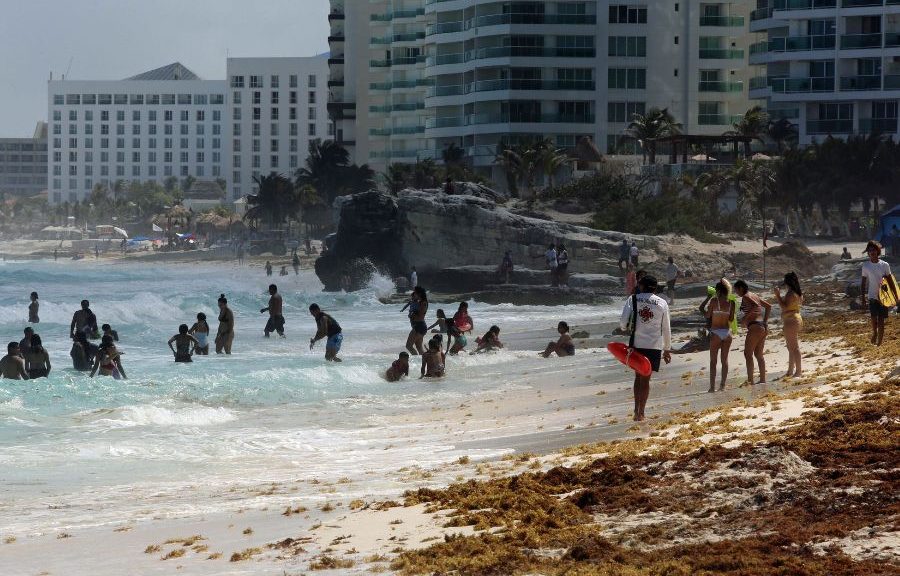 Cancún tendrá calor intenso y lluvias este domingo