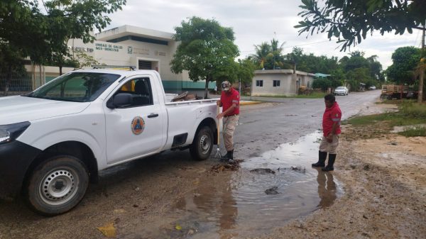 Fuerte lluvia causa encharcamientos en Felipe Carrillo Puerto
