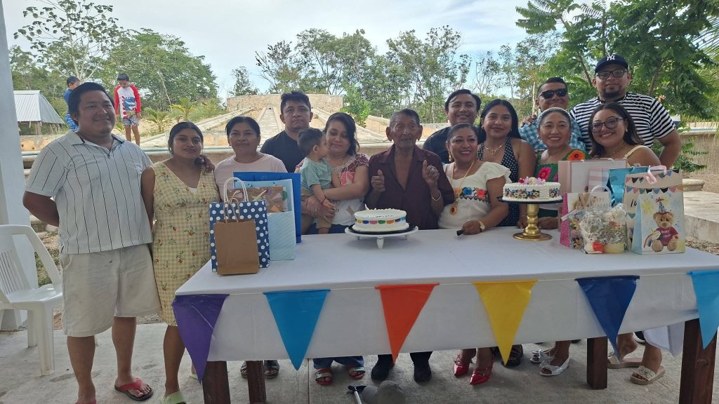 Anastacio May Chuc llega a los 102 años