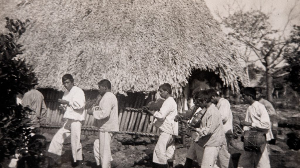 Fotografías de hace 90 años regresan a Tixcacal Guardia
