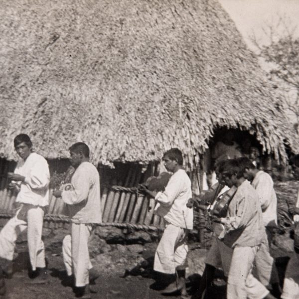 Fotografías de hace 90 años regresan a Tixcacal Guardia