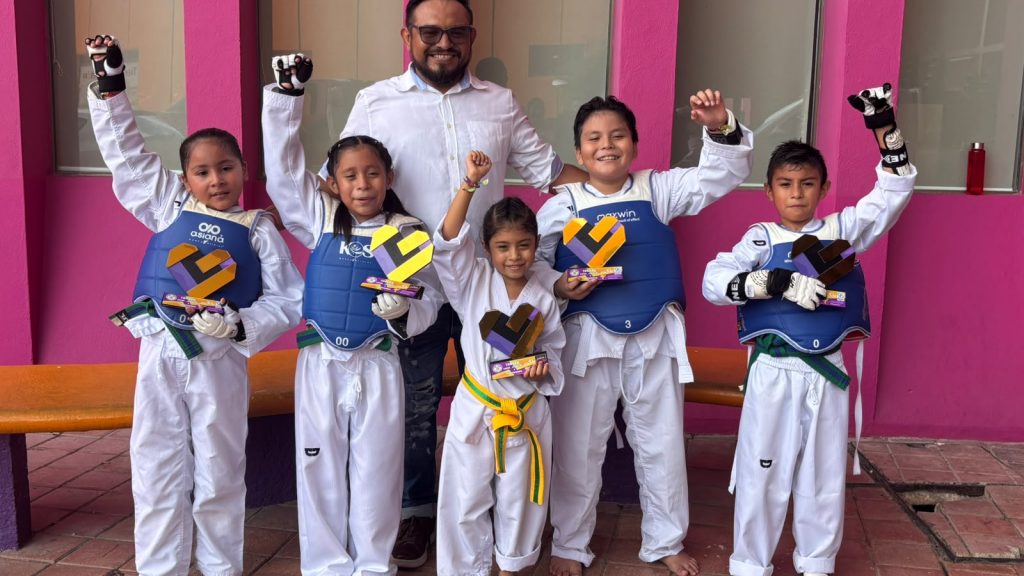Taekwondoínes de Felipe Carrillo Puerto brillan en Cancún