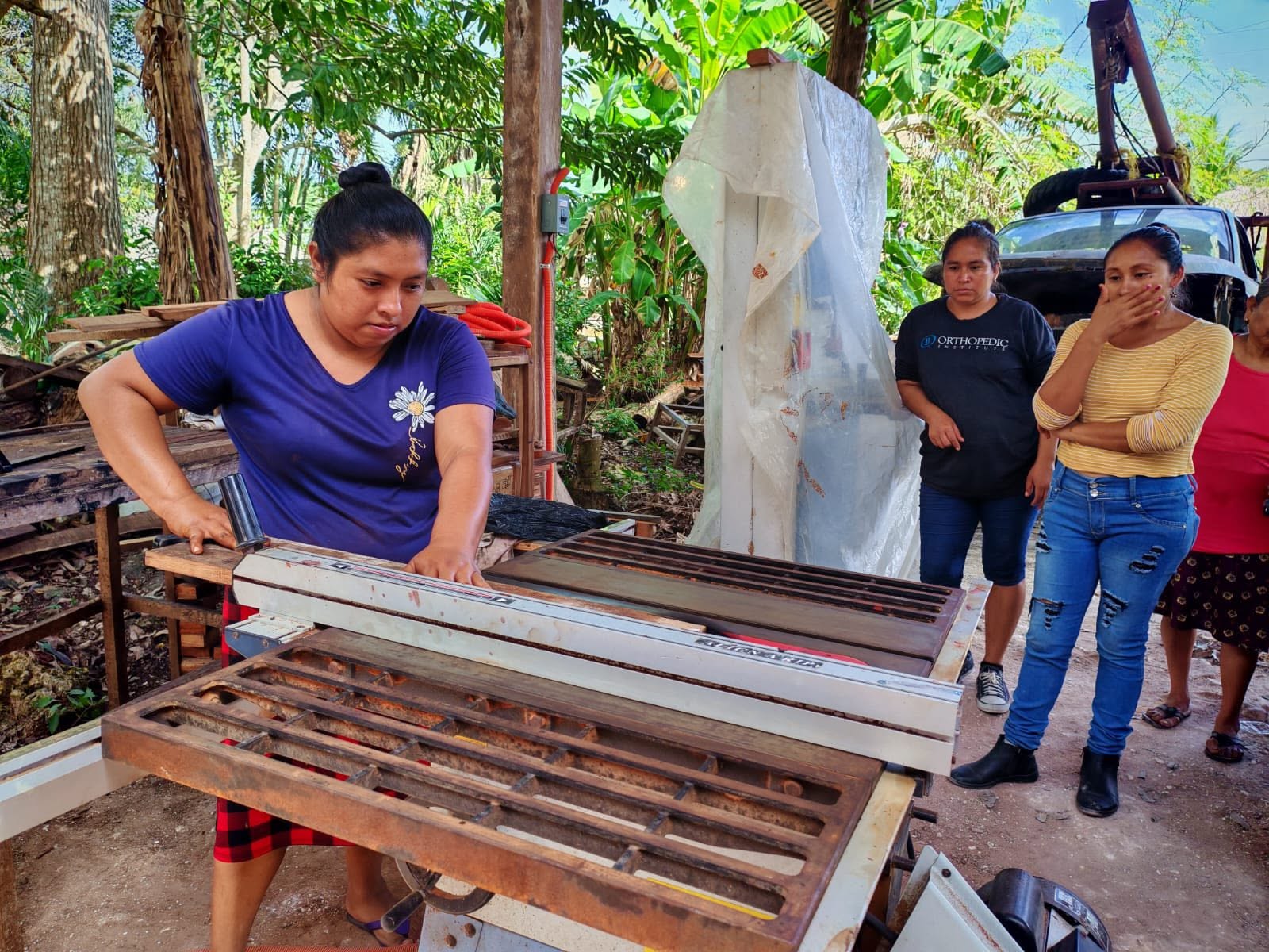 Mujeres mayas de Petcacab llegan a feria nacional