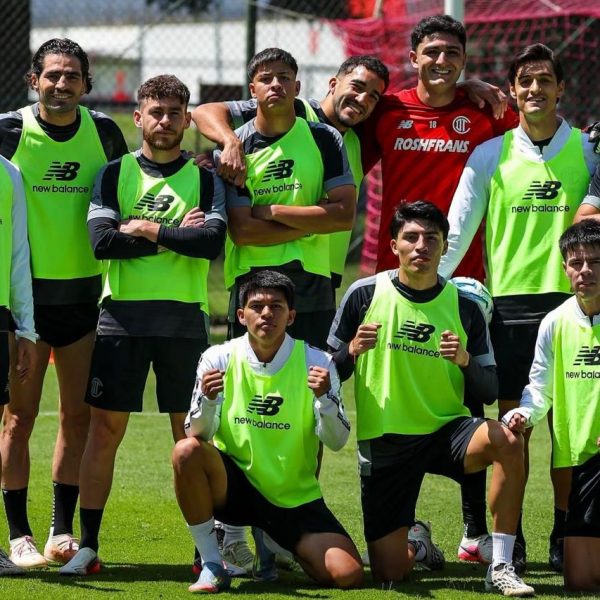 César “Chicharito” Díaz se acerca a la Liga MX con Toluca