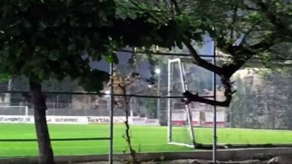 Muere niño baleado mientras jugaba futbol en Chiapas