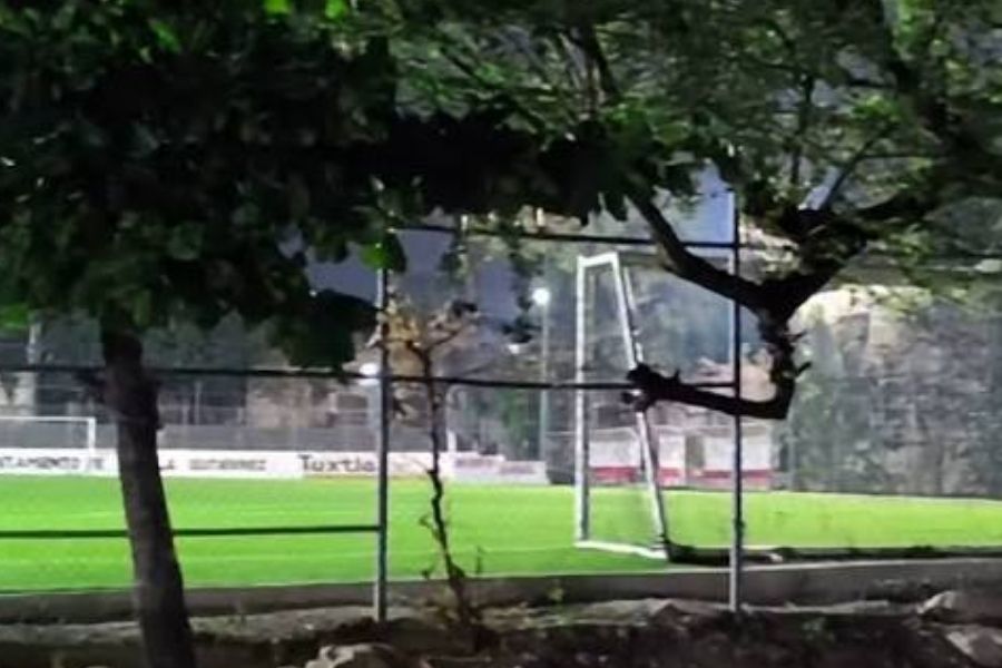 Muere niño baleado mientras jugaba futbol en Chiapas